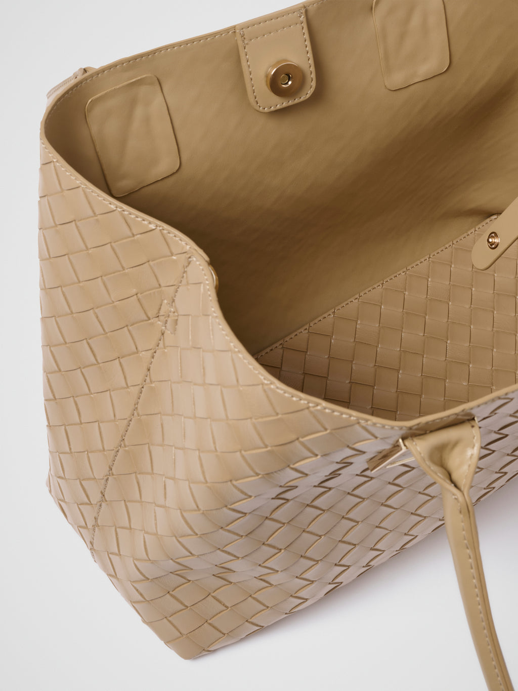 Ariana Weave Medium Tote