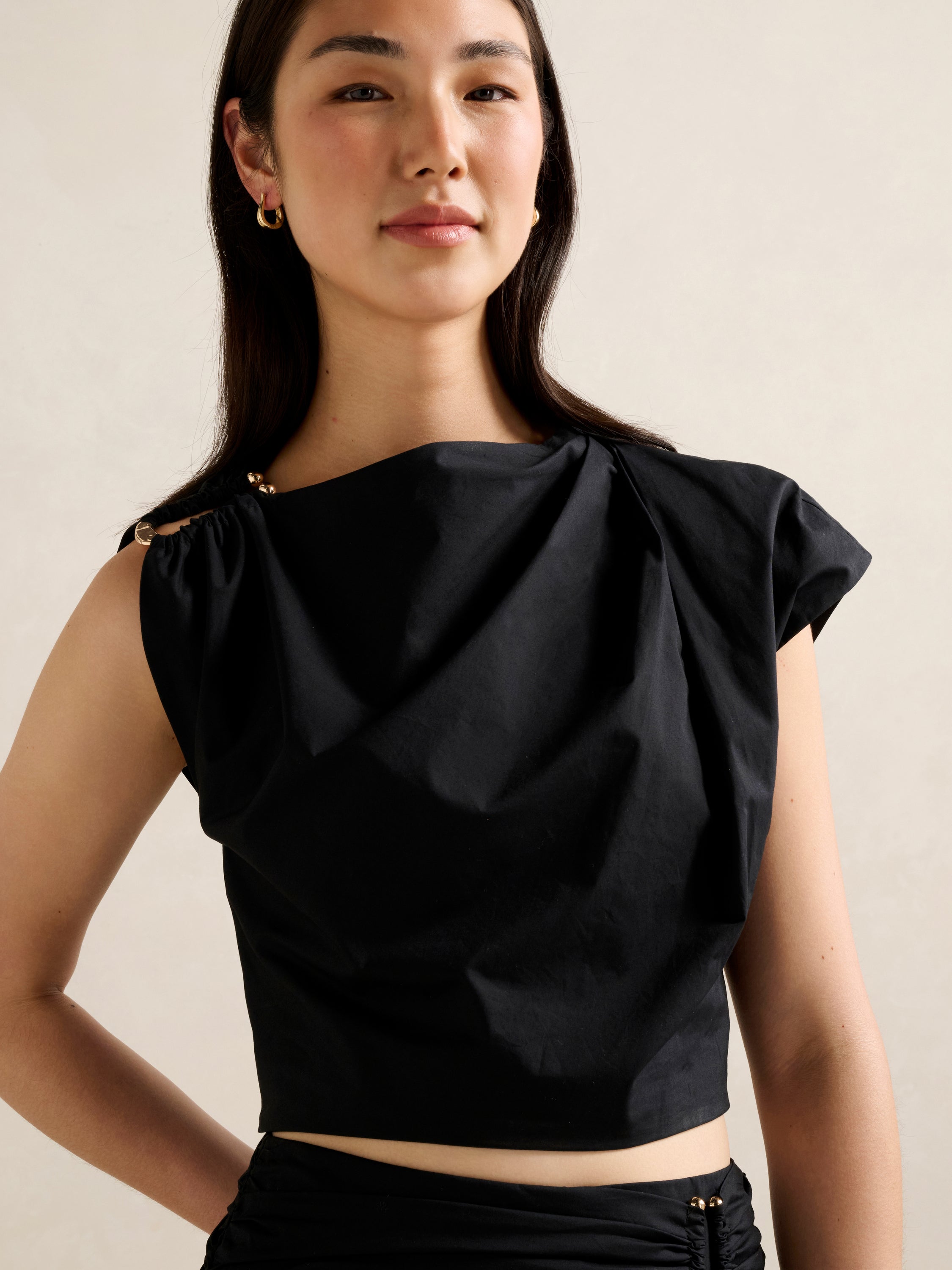 Dottie Draped Hardware Top