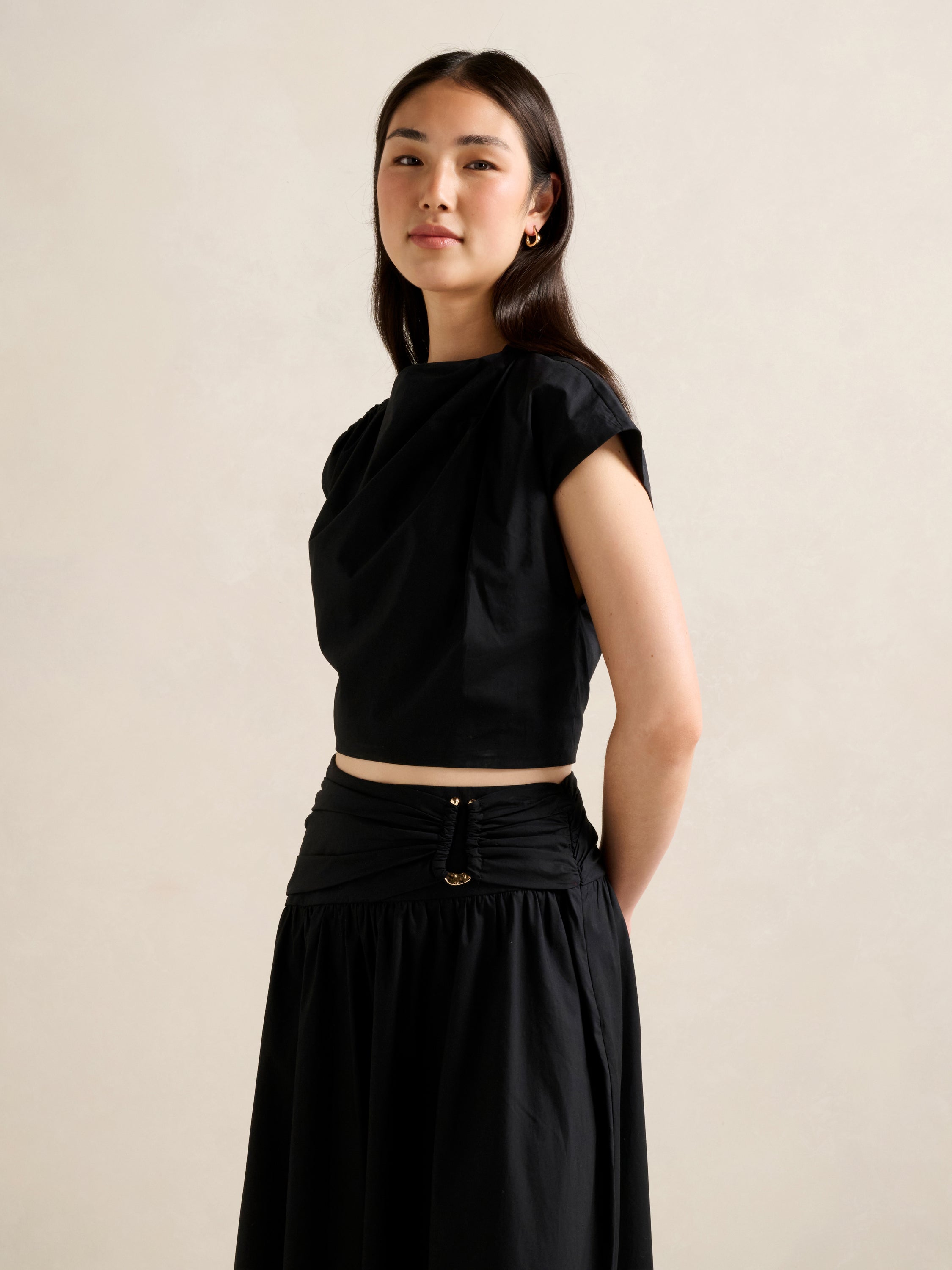 Dottie Draped Hardware Top