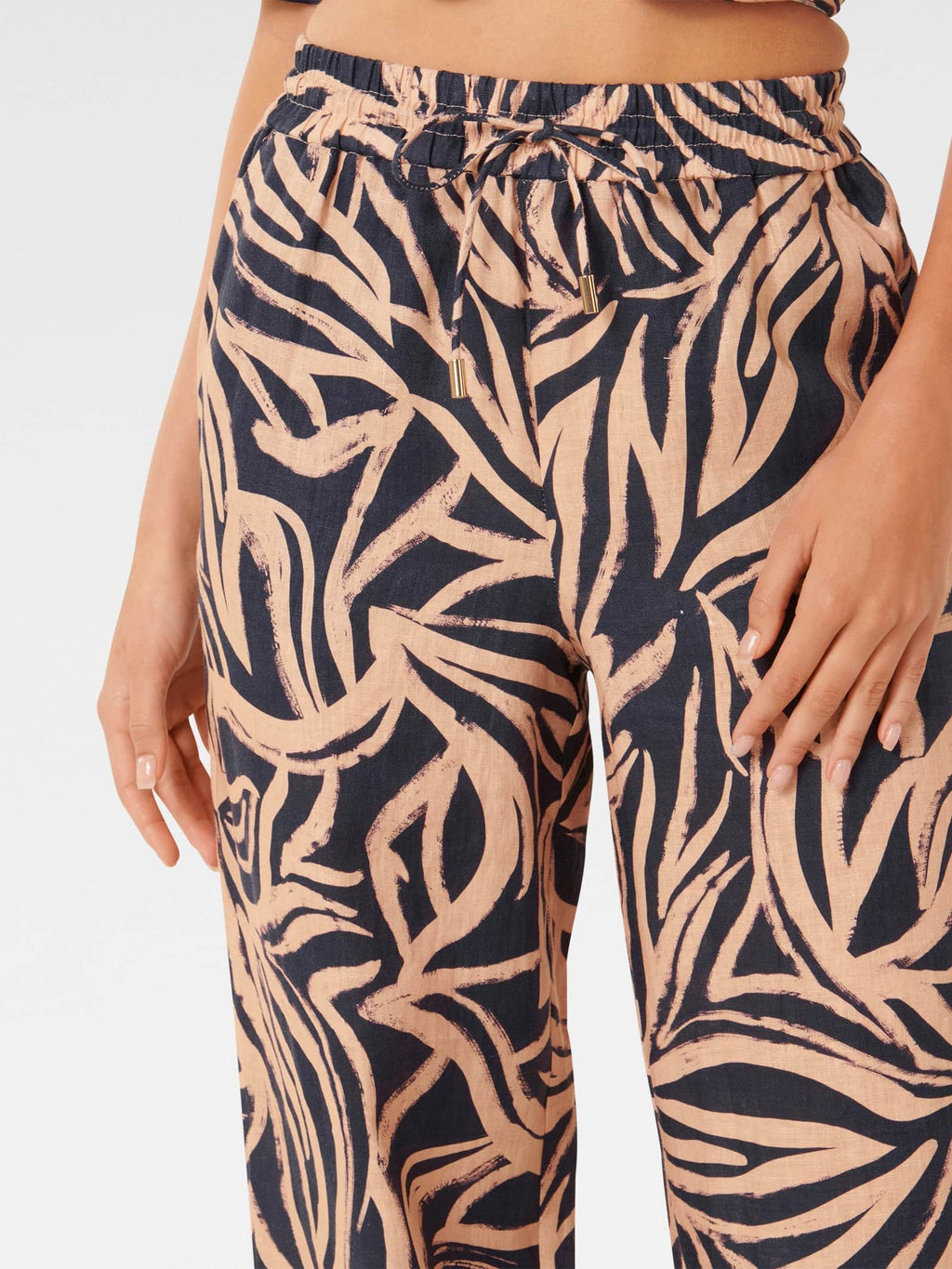  Livy Linen Straight Leg Pant