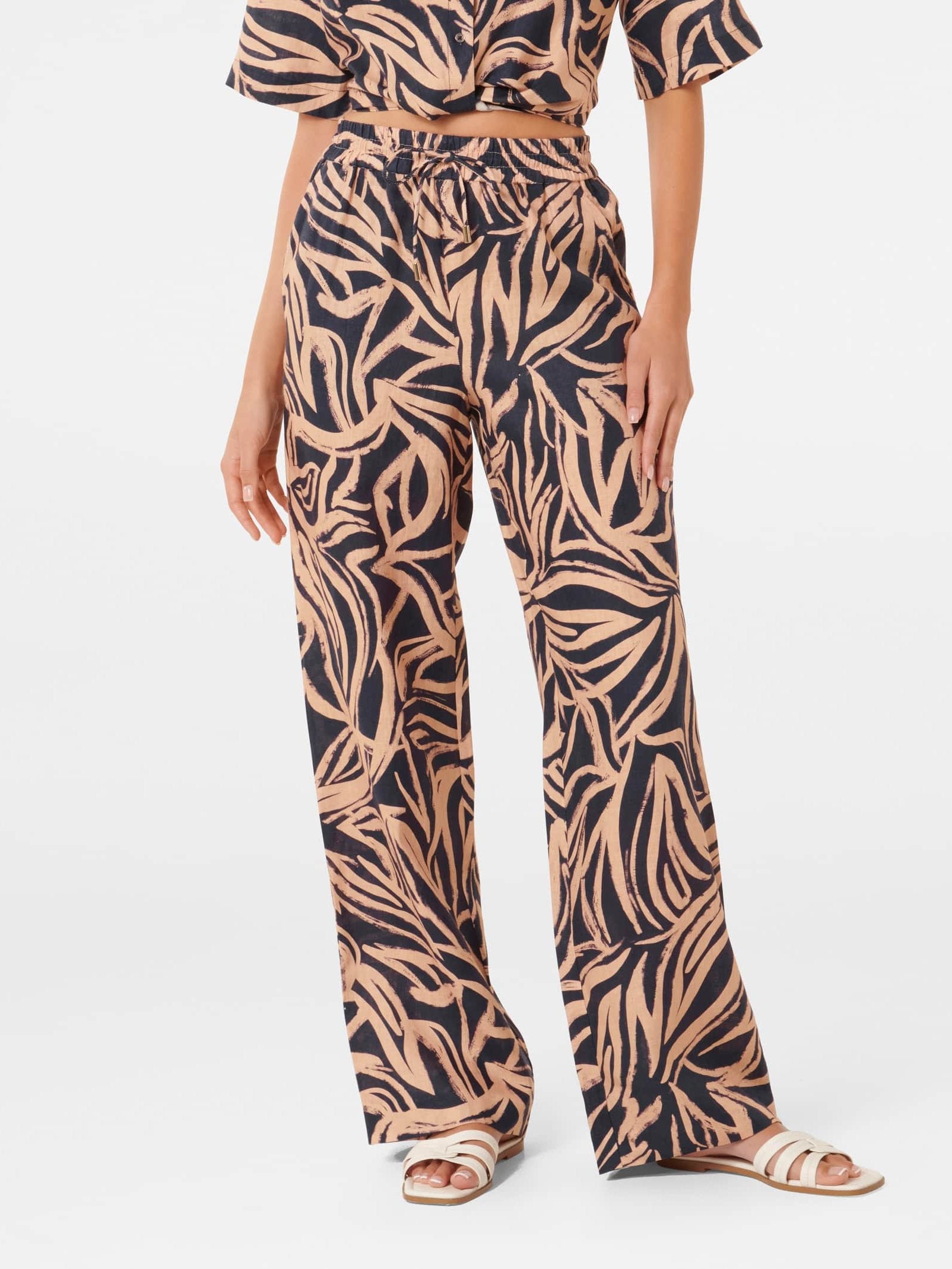 Livy Linen Straight Leg Pant