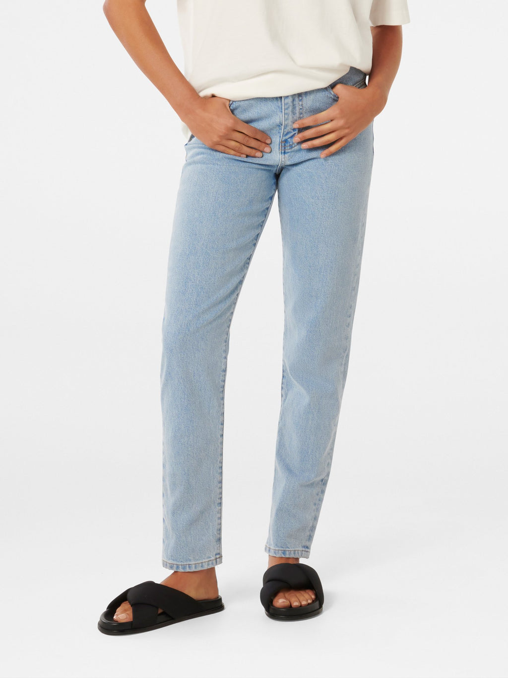Alyssa Slim Straight Jeans