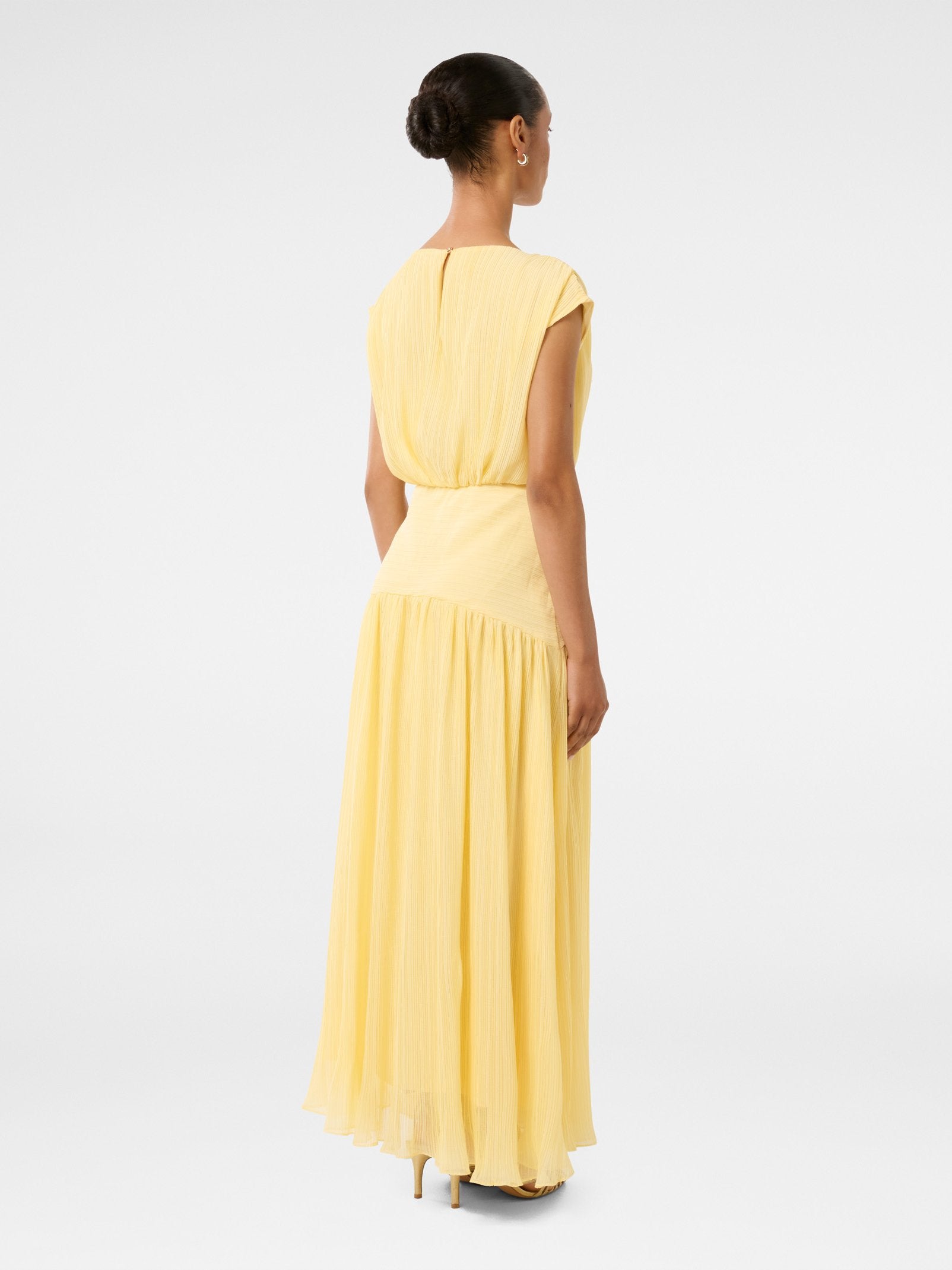  Lila Petite Crinkle Maxi Dress