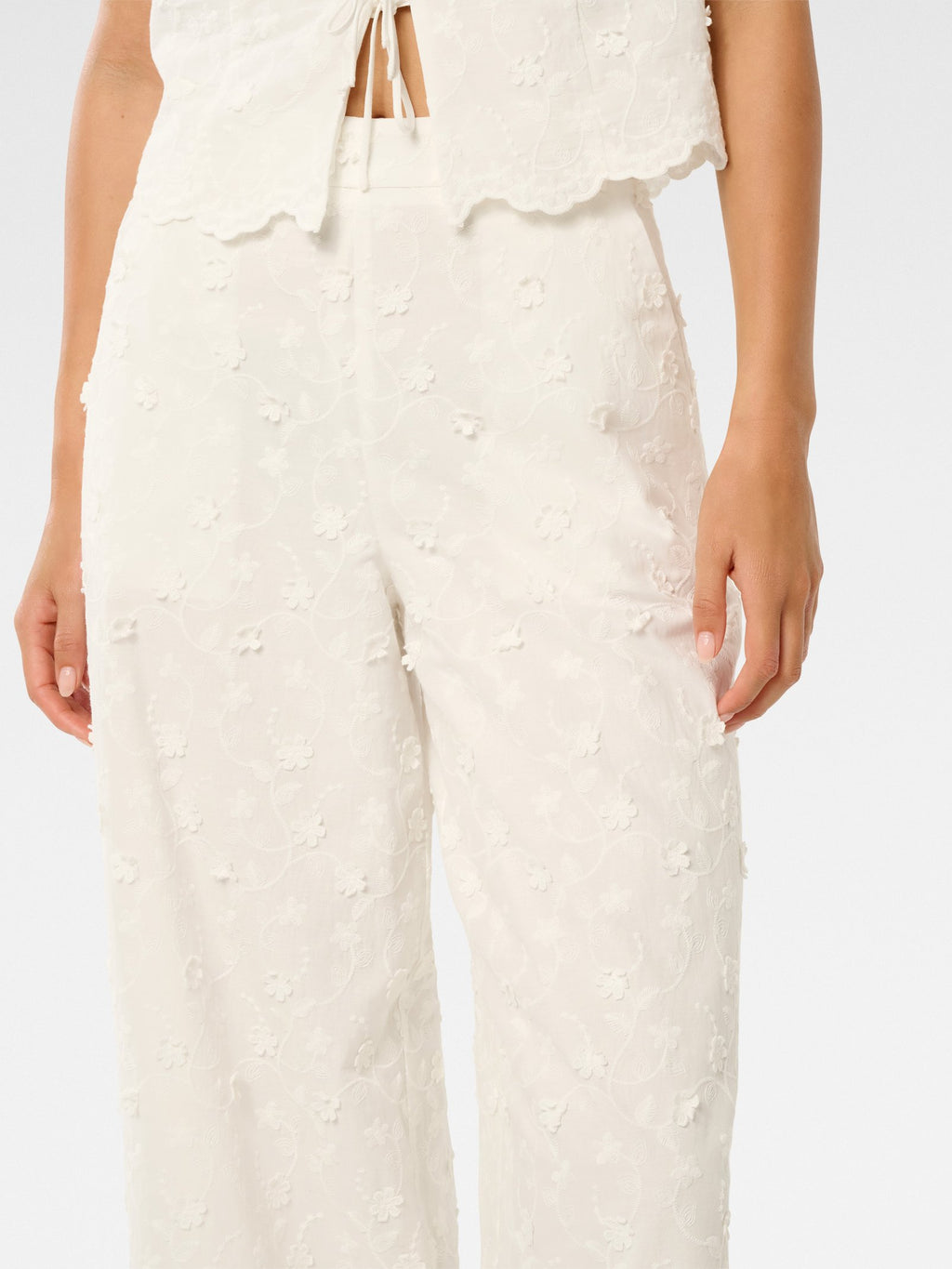  Daisy Broderie Wide Leg Pant
