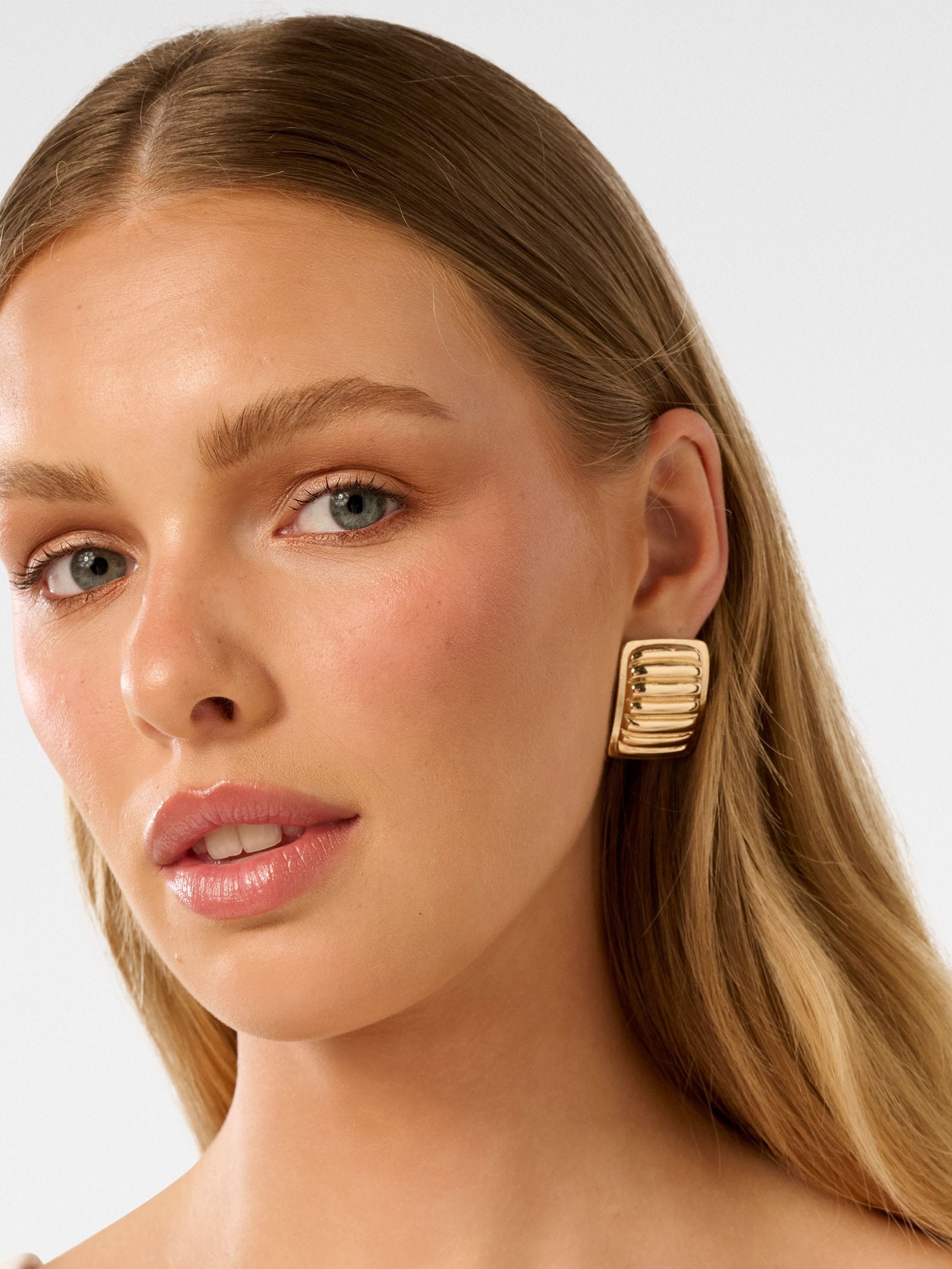  Signature Rylee Rectangle Stud