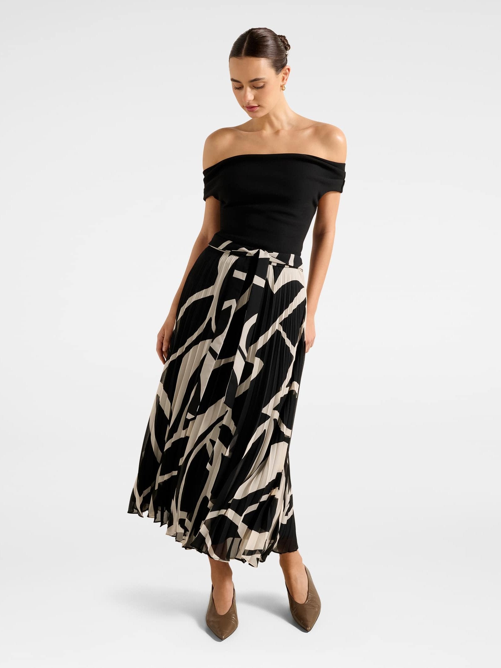  Elsie Belted Pleated Skirt