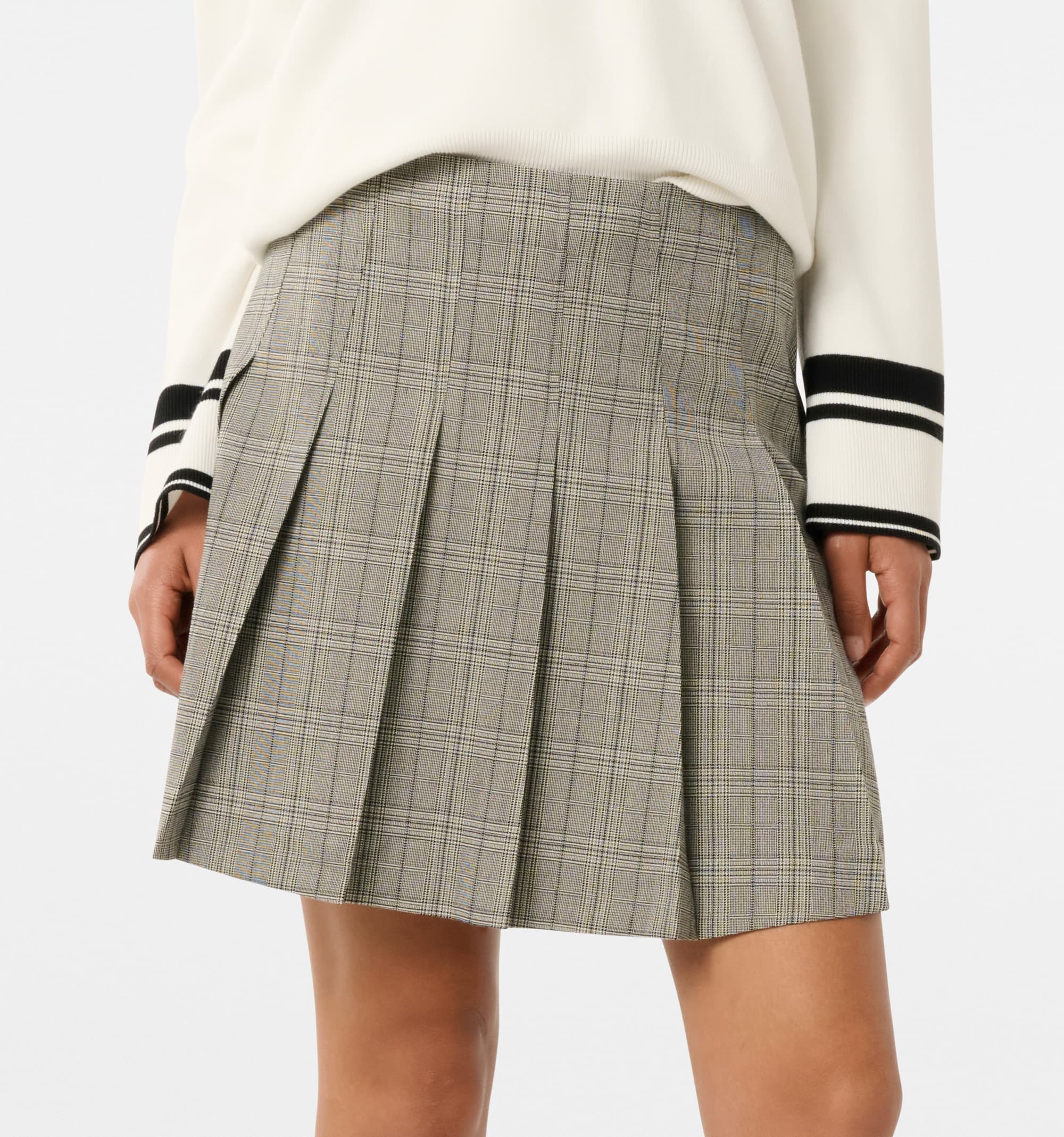 Gray pleated skirt short best sale